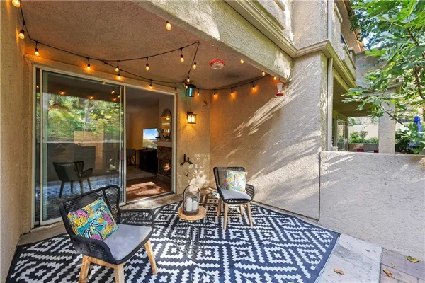 $2,800 | 23930 Arroyo Park Drive, Valencia, CA 91355