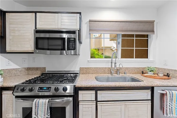 $2,800 | 23930 Arroyo Park Drive, Valencia, CA 91355