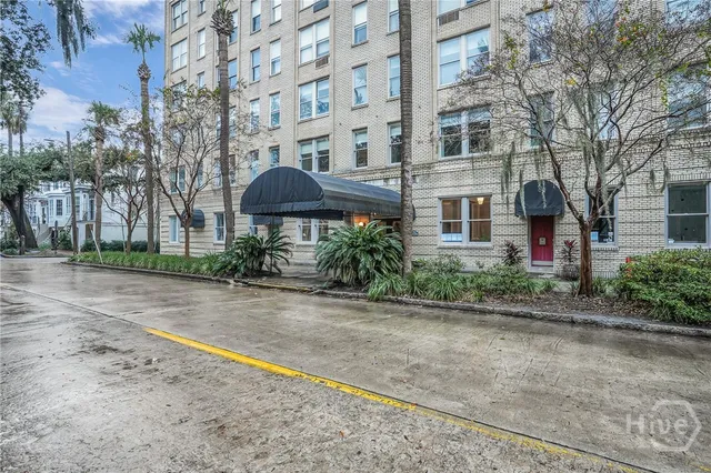 $1,750 | 106 West Gwinnett Street, Unit 5C, Savannah, GA 31401