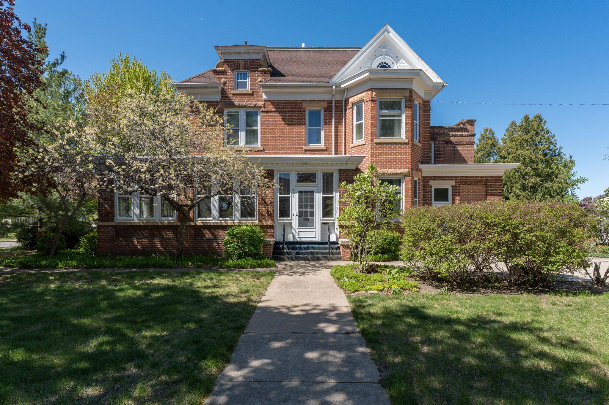 800 Center Street New Ulm, MN 56073 - Photo 4 of 90