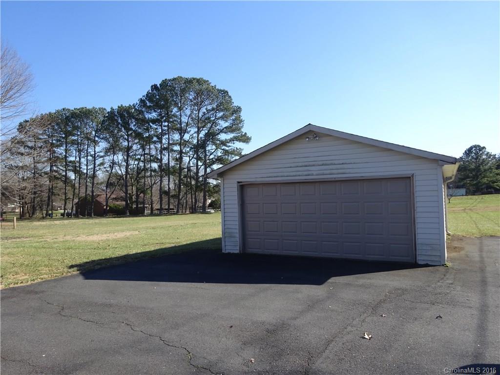 13300 Idlewild Road Matthews, NC 28105 - Photo 3 of 22 Gallery Image 3