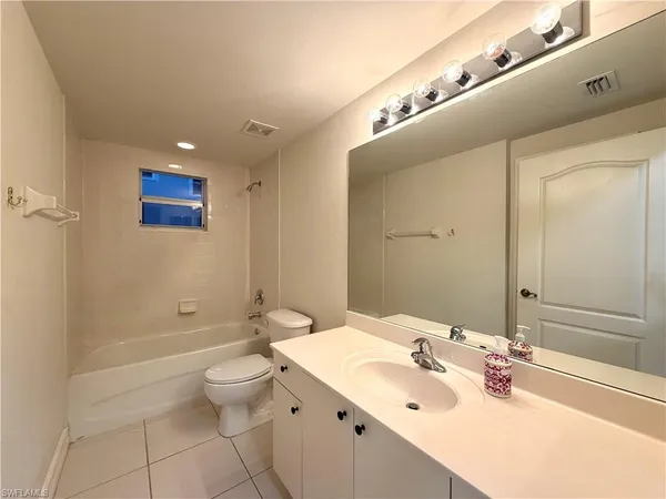 $2,200 | 7819 Regal Heron Circle, Unit 8101, Naples, FL 34104