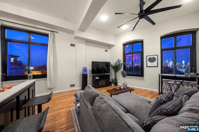 $635,000 | 518 Gregory Avenue, Unit C402, Weehawken, NJ 07086