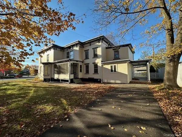 $2,500 | 11 West Bridge Street, Unit REAR, Saugerties, NY 12477