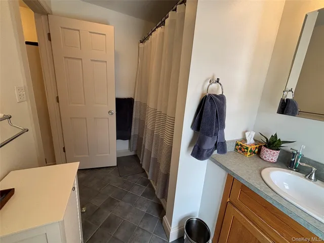 $3,000 | 11 West Bridge Street, Unit REAR, Saugerties, NY 12477