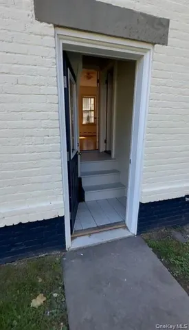 $3,000 | 11 West Bridge Street, Unit REAR, Saugerties, NY 12477