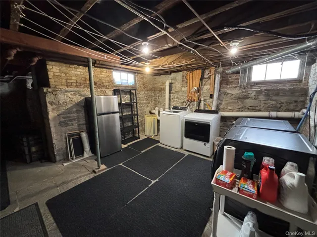 $3,000 | 11 West Bridge Street, Unit REAR, Saugerties, NY 12477