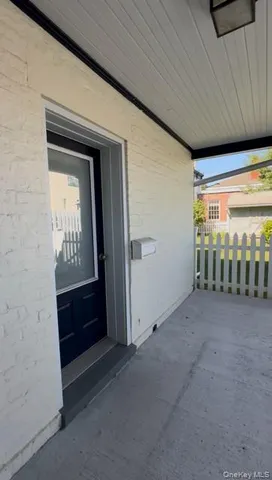 $3,000 | 11 West Bridge Street, Unit REAR, Saugerties, NY 12477