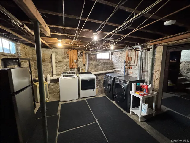 $3,000 | 11 West Bridge Street, Unit REAR, Saugerties, NY 12477