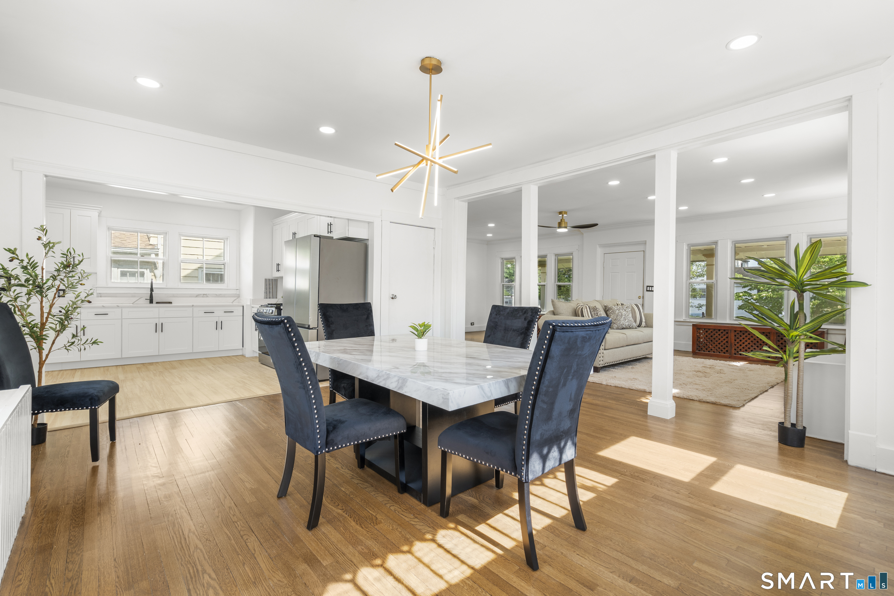 215 Stratford Road New Britain, CT 06053 - Photo 4 of 33