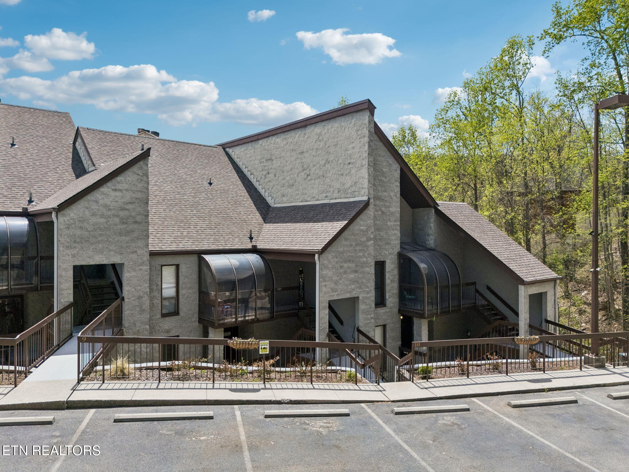 3-1155 Upper Alpine Way 211 - 003