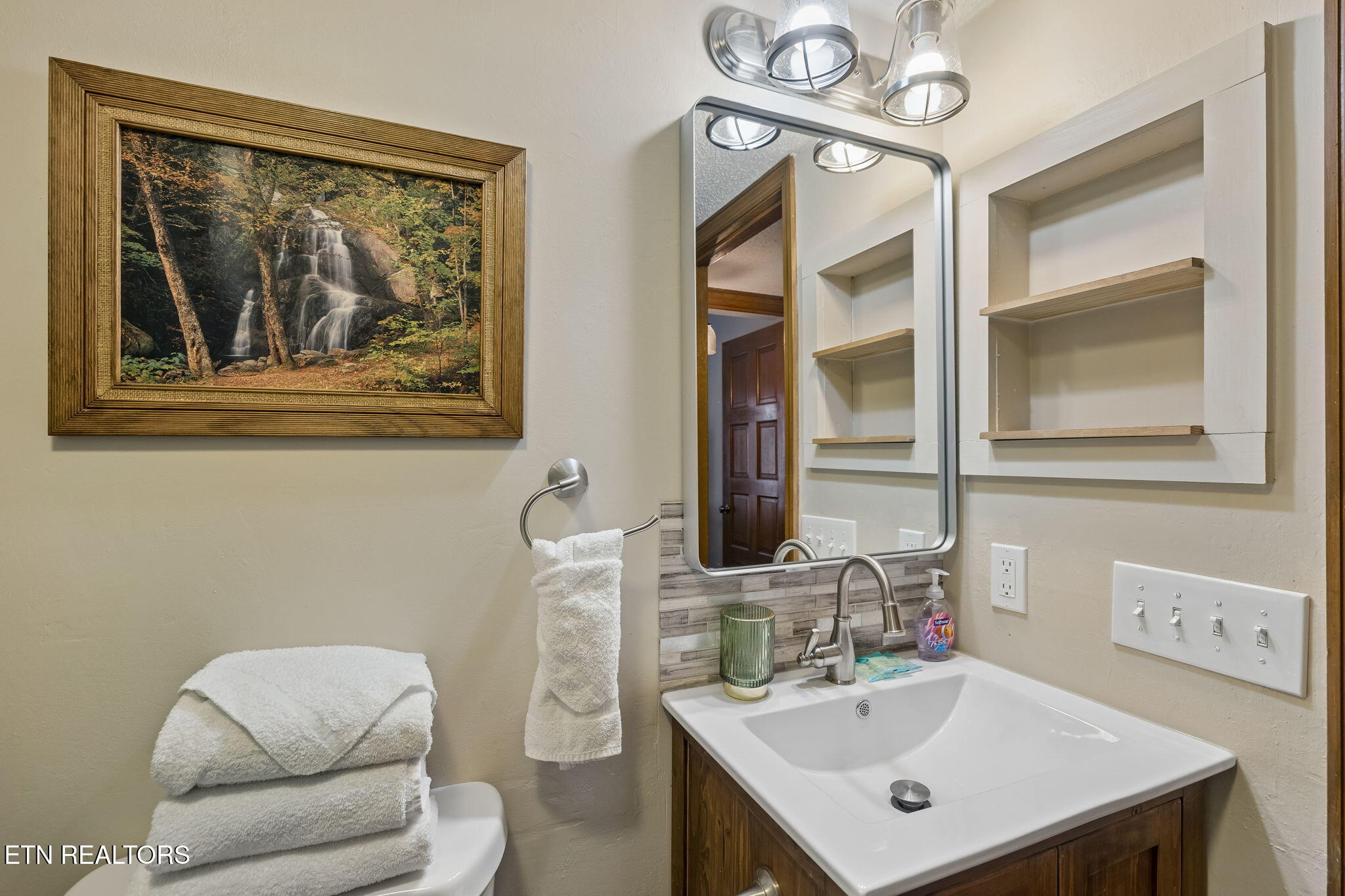 1155 Upper Alpine Way, Unit 211 Gatlinburg, TN 37738 - Photo 21 of 36 24-1155 Upper Alpine Way 211 - 024