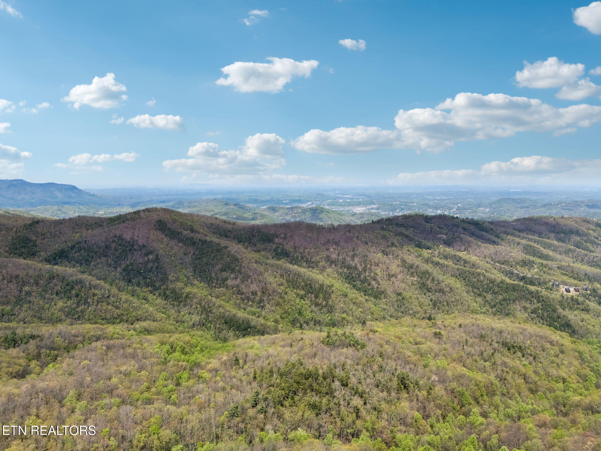 1155 Upper Alpine Way, Unit 211 Gatlinburg, TN 37738 - Photo 29 of 36 32-1155 Upper Alpine Way 211 - 032