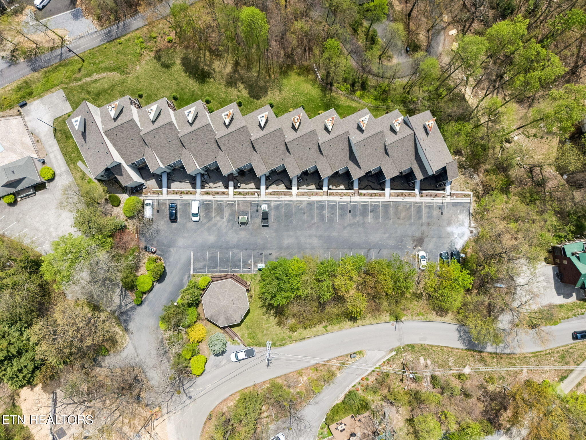 1155 Upper Alpine Way, Unit 211 Gatlinburg, TN 37738 - Photo 30 of 36 33-1155 Upper Alpine Way 211 - 033