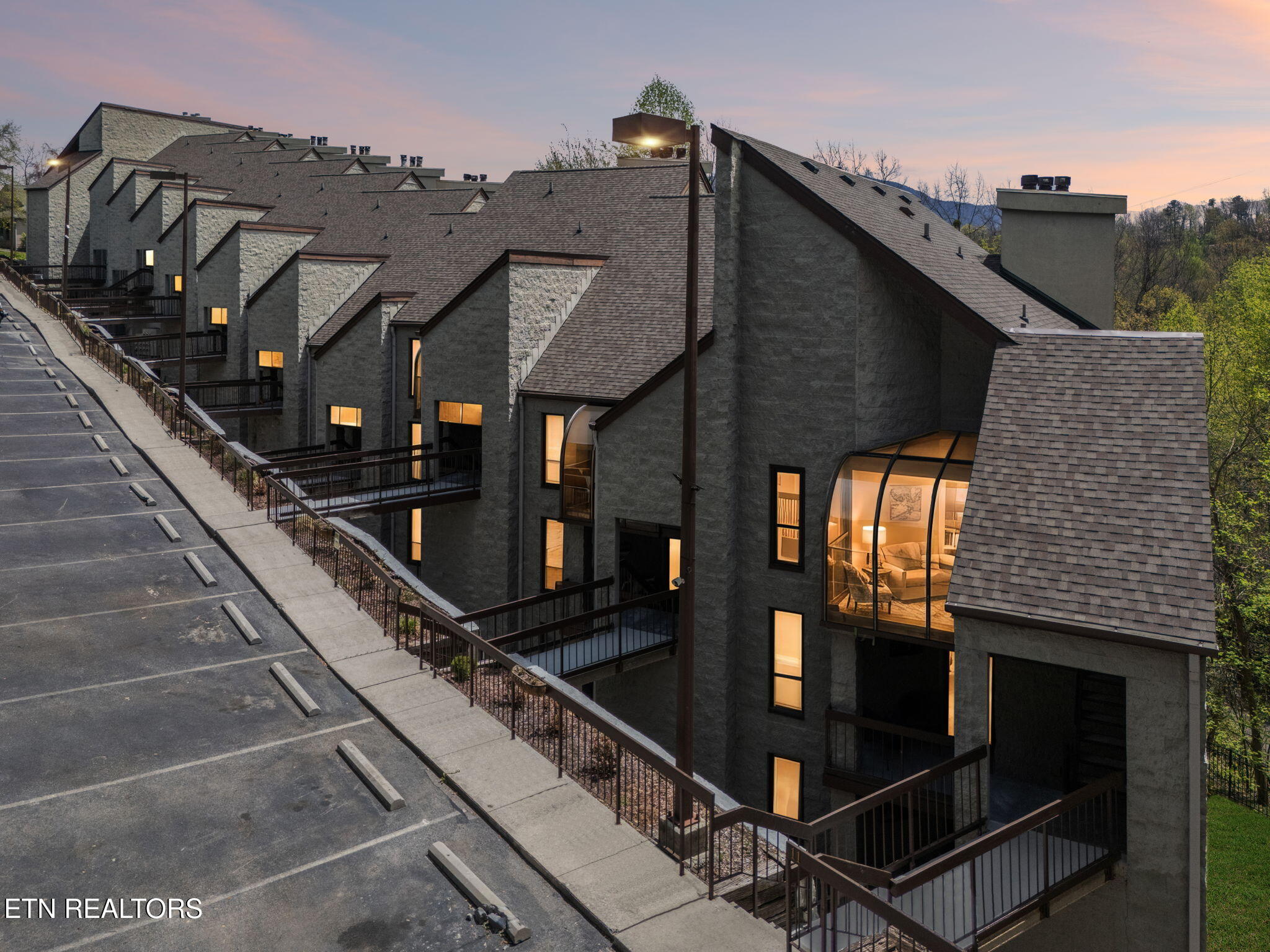 1155 Upper Alpine Way, Unit 211 Gatlinburg, TN 37738 - Photo 3 of 36 40-1155 Upper Alpine Way 211 - VD - 1