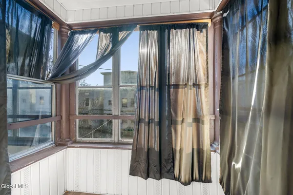 $279,900 | 693 State Street, Albany, NY 12203