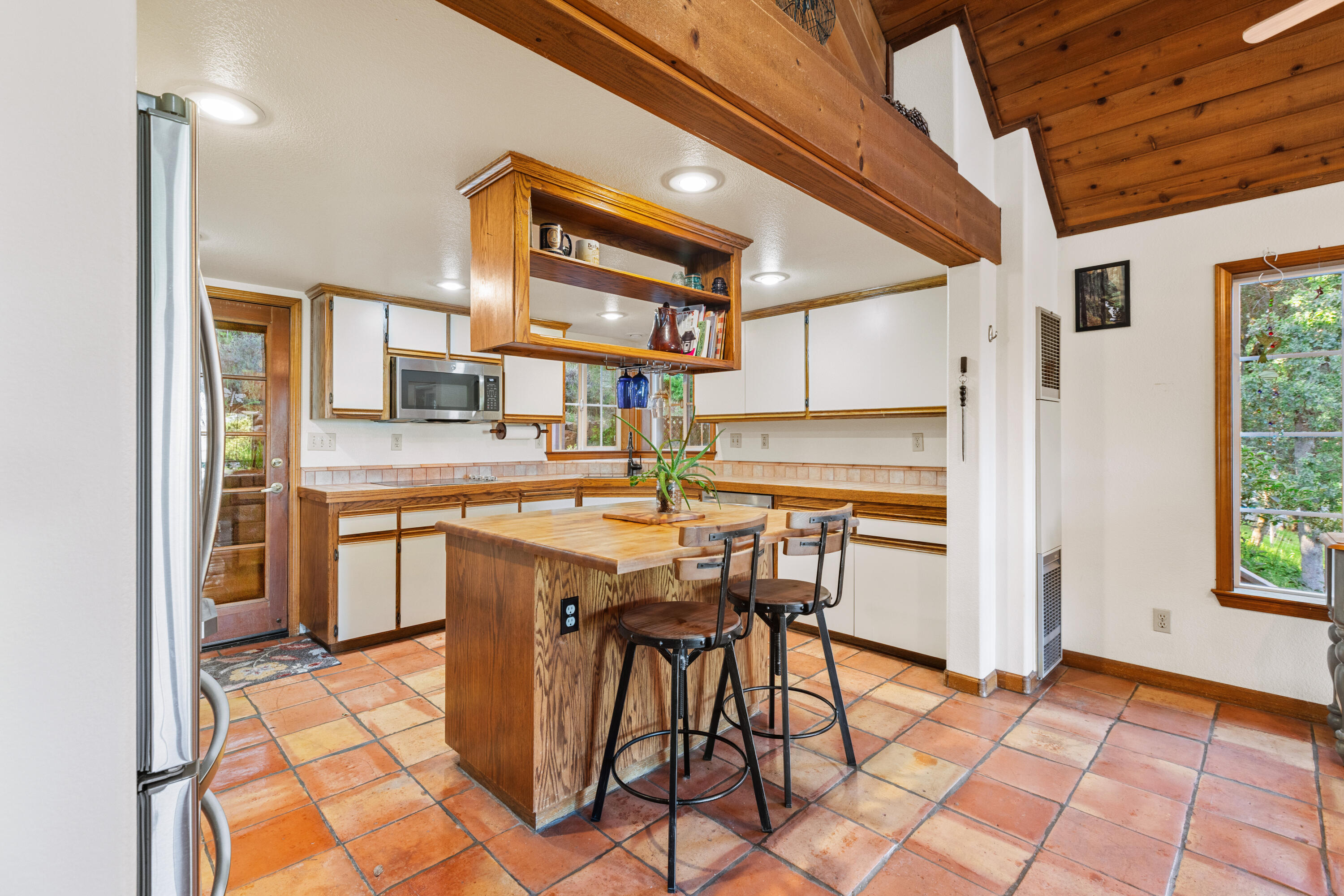 8972 Maynard Road Palo Cedro, CA 96073 - Photo 14 of 54 Kitchen
