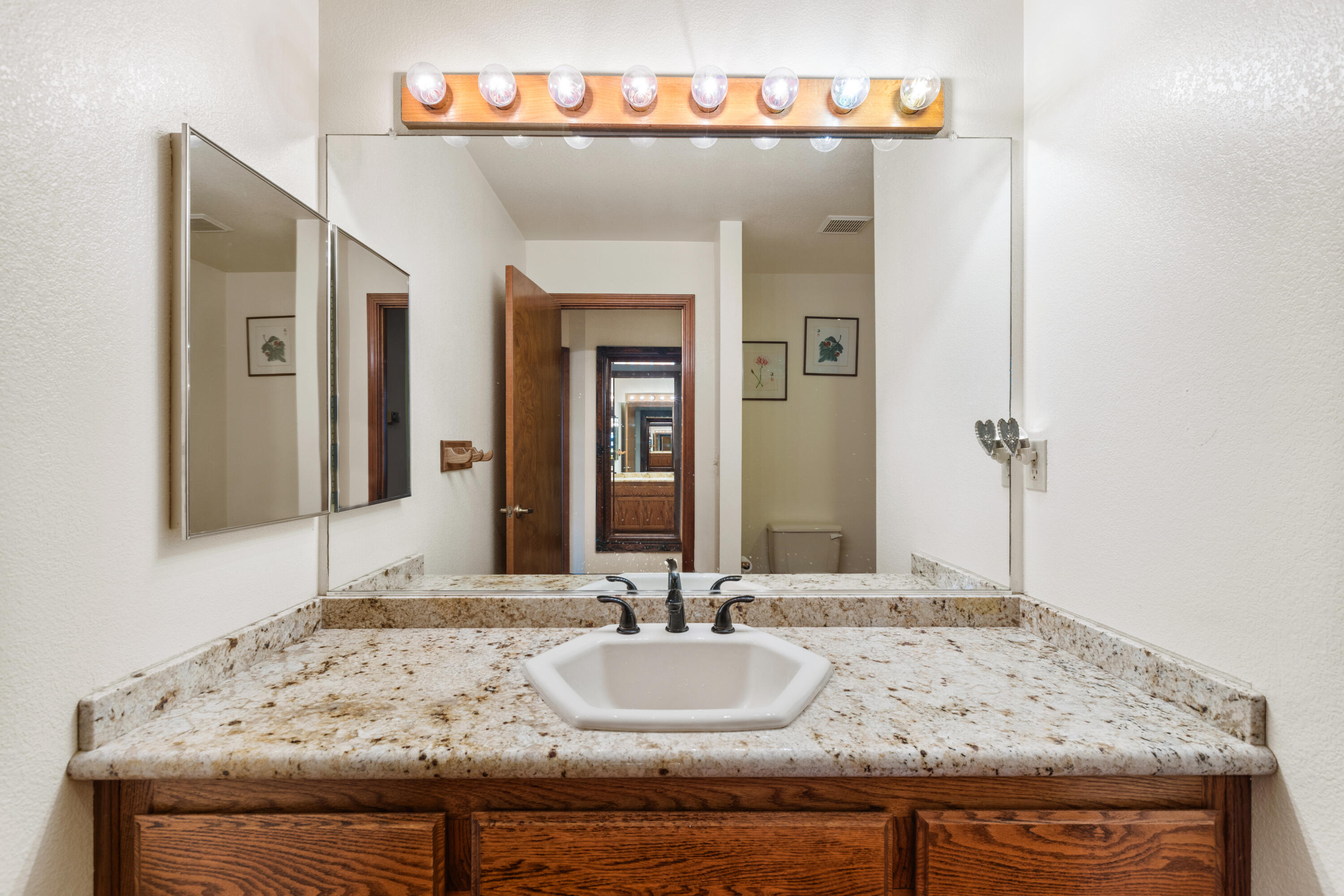 8972 Maynard Road Palo Cedro, CA 96073 - Photo 36 of 54 Bathroom 2