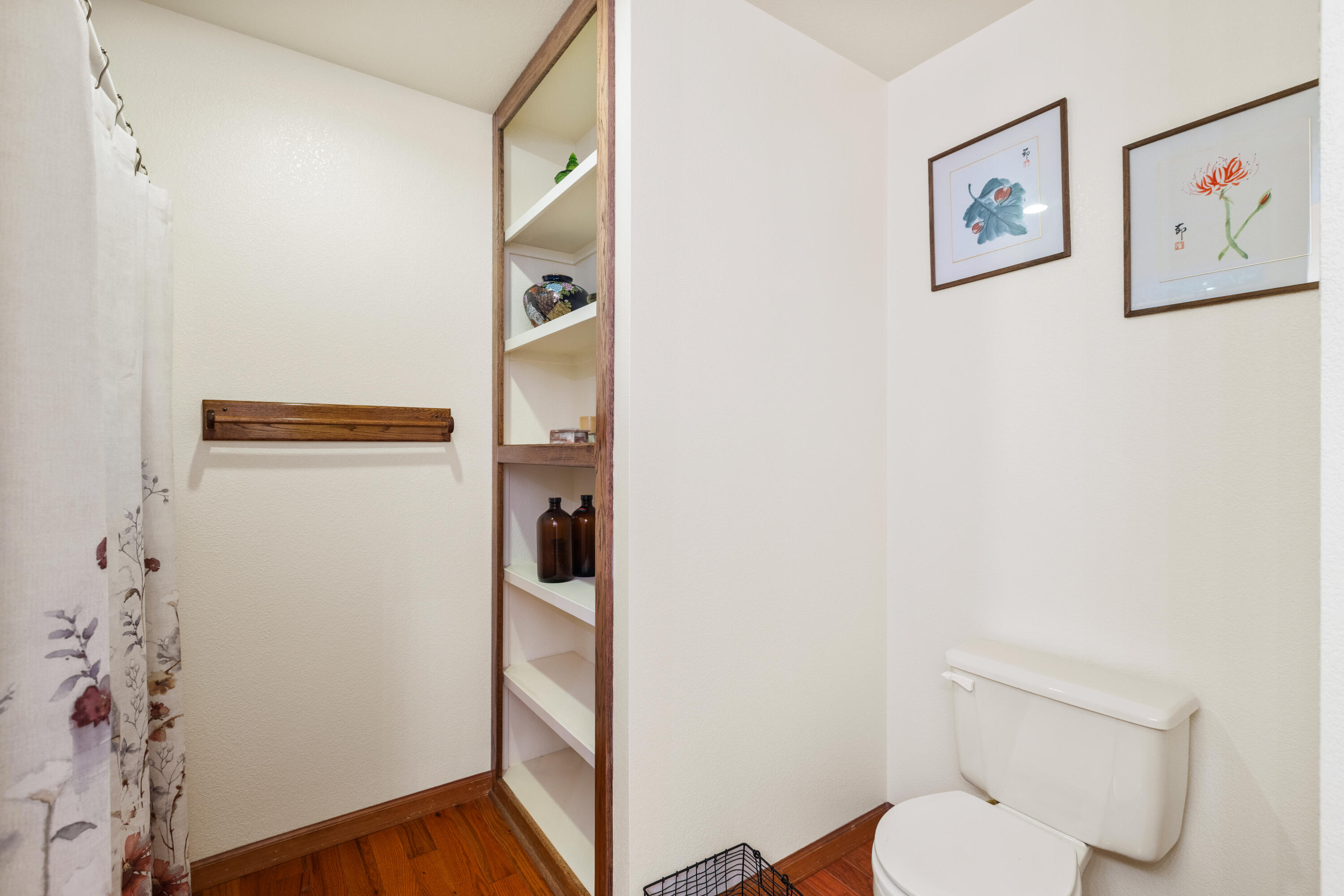 8972 Maynard Road Palo Cedro, CA 96073 - Photo 37 of 54 Bathroom 2