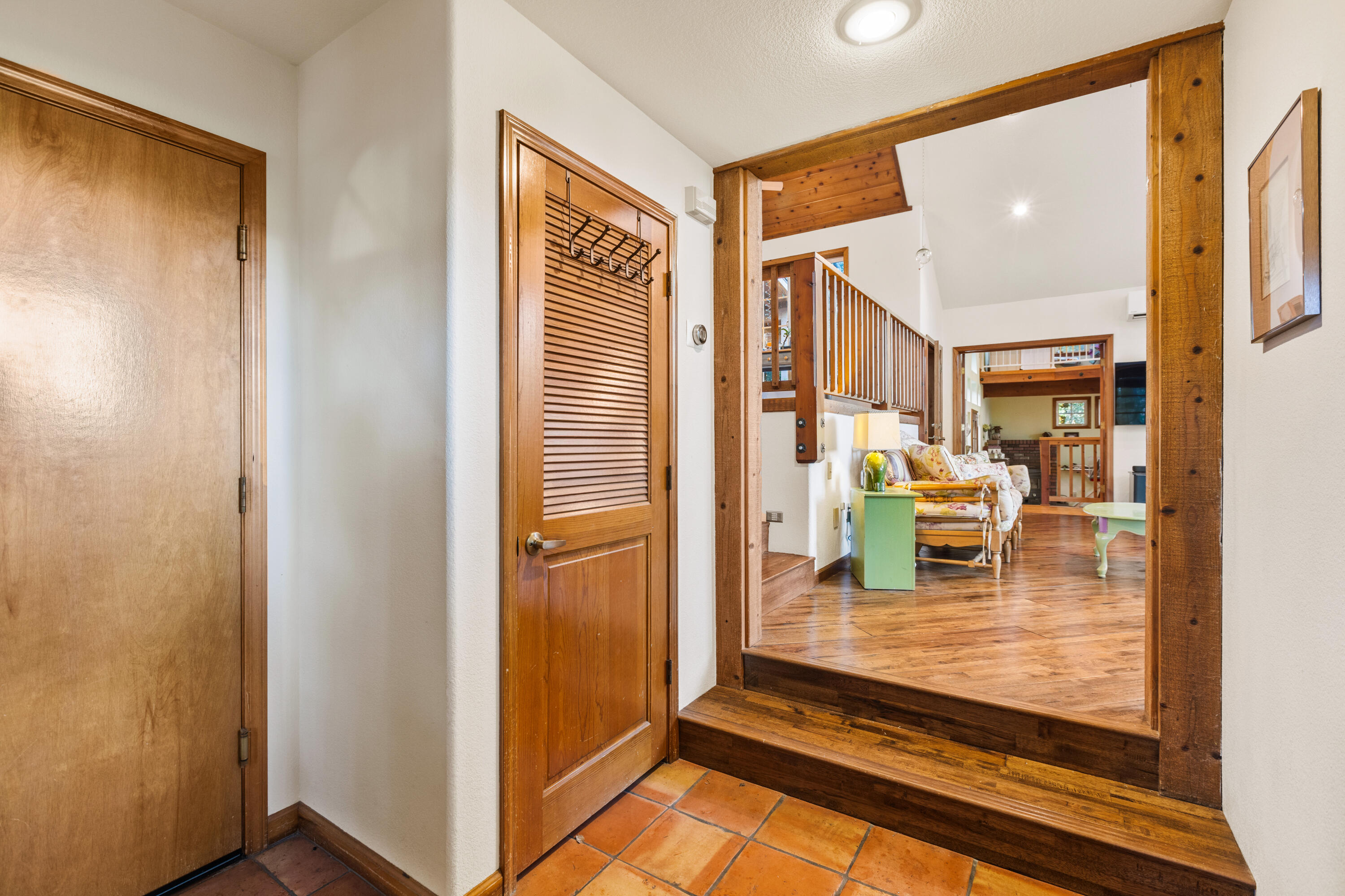 8972 Maynard Road Palo Cedro, CA 96073 - Photo 4 of 54 Entry