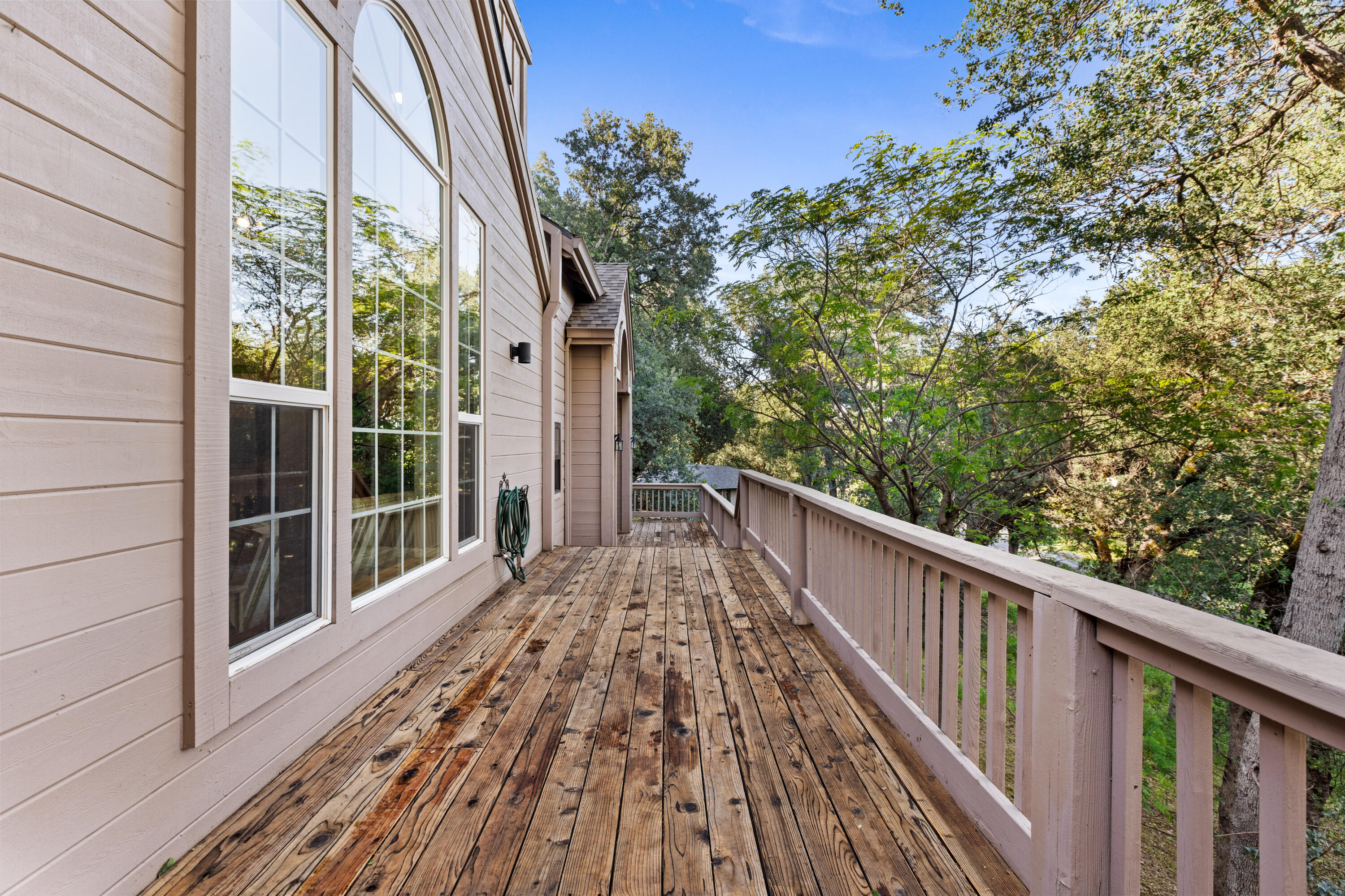 8972 Maynard Road Palo Cedro, CA 96073 - Photo 44 of 54 Front Deck