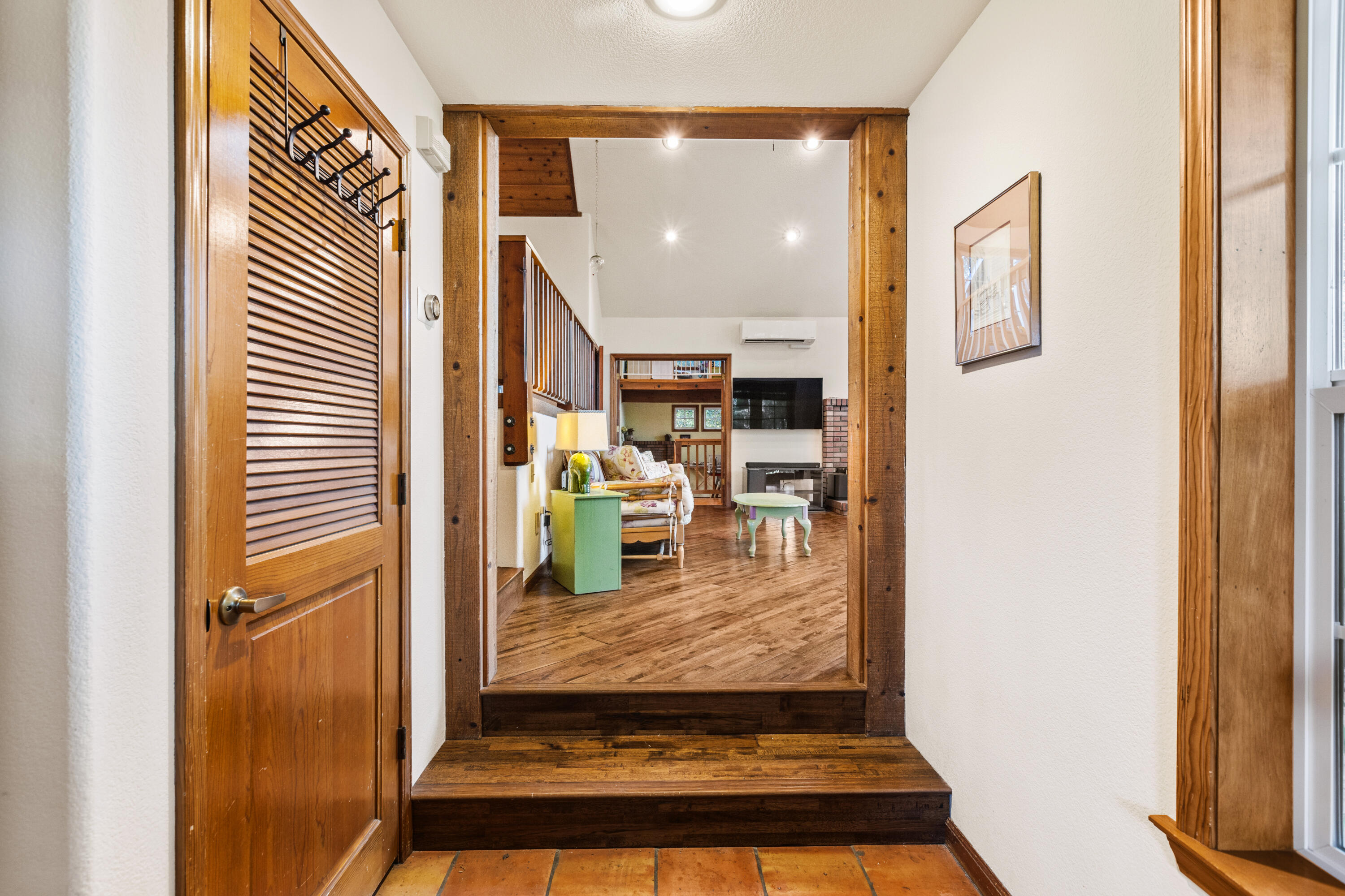 8972 Maynard Road Palo Cedro, CA 96073 - Photo 5 of 54 Entry