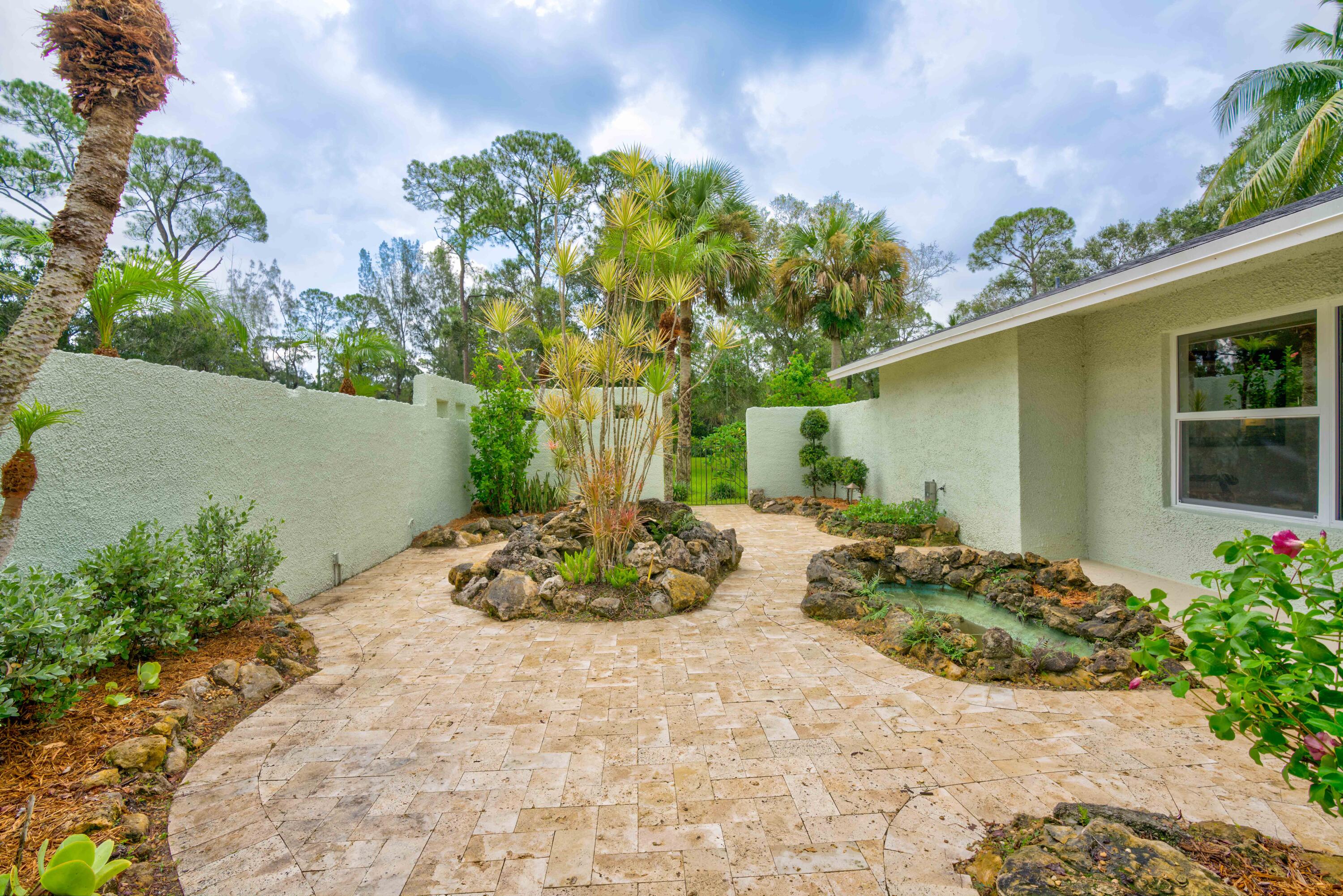 10046 175th Road North Jupiter, FL 33478 - Photo 5 of 66 05__mlp2435_6_7_8_9