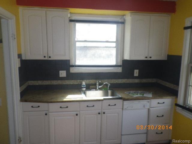 15854 Evergreen Road Detroit, MI 48223 - Photo 8 of 12 IMGP2610.jpg