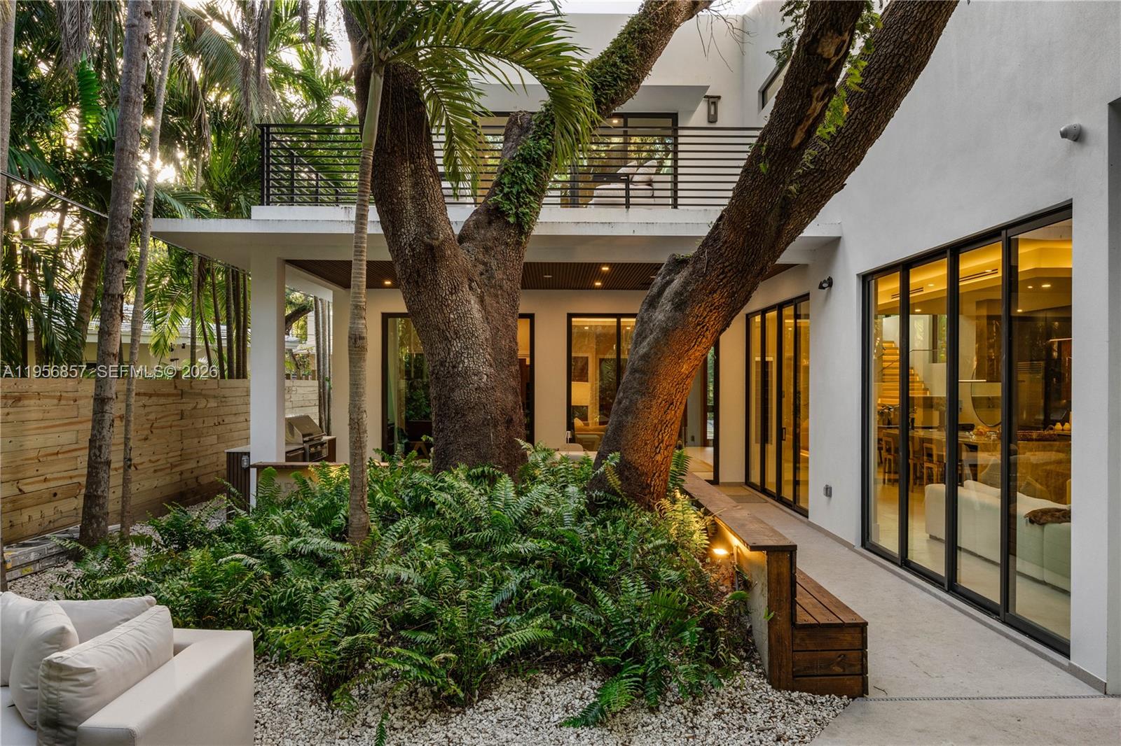 2805 Freeman Street Miami, FL 33133 - Photo 16 of 92