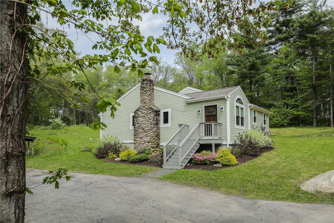 437 Snake Hill Road Glocester, RI 02857 - Photo 4 of 38