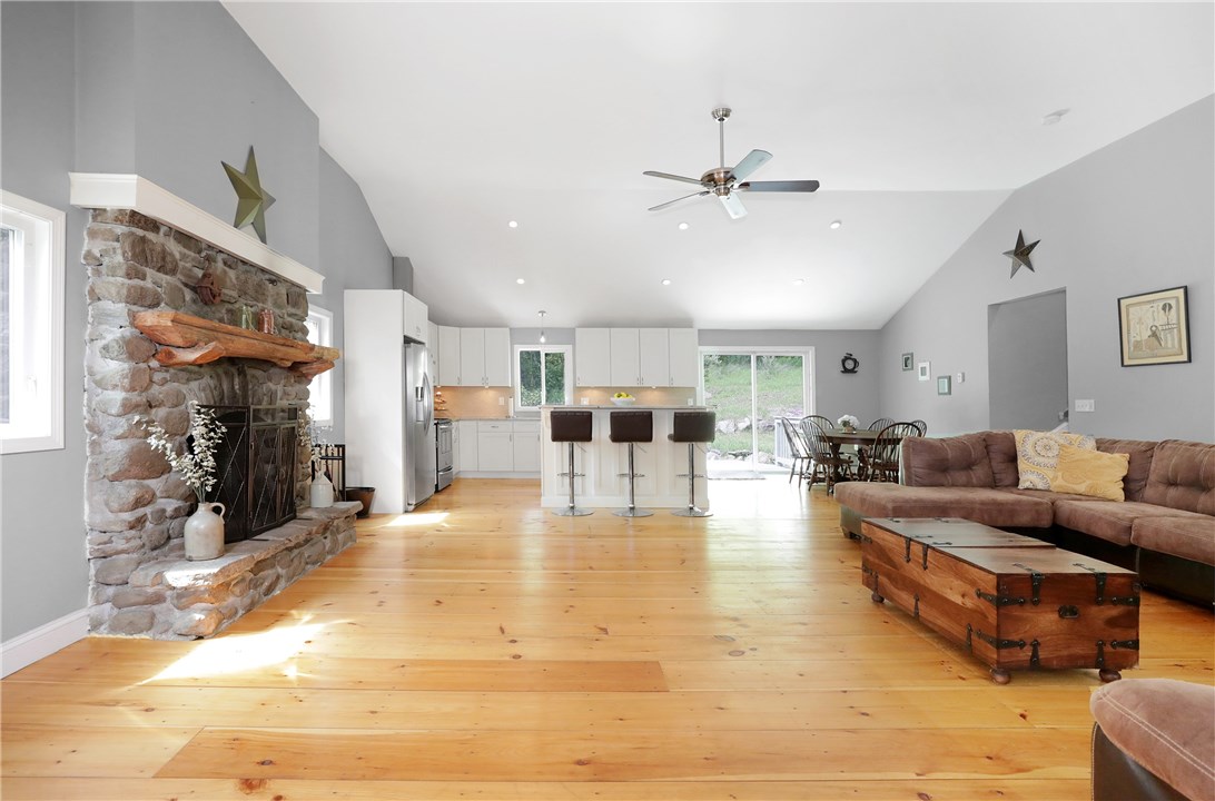 437 Snake Hill Road Glocester, RI 02857 - Photo 9 of 38