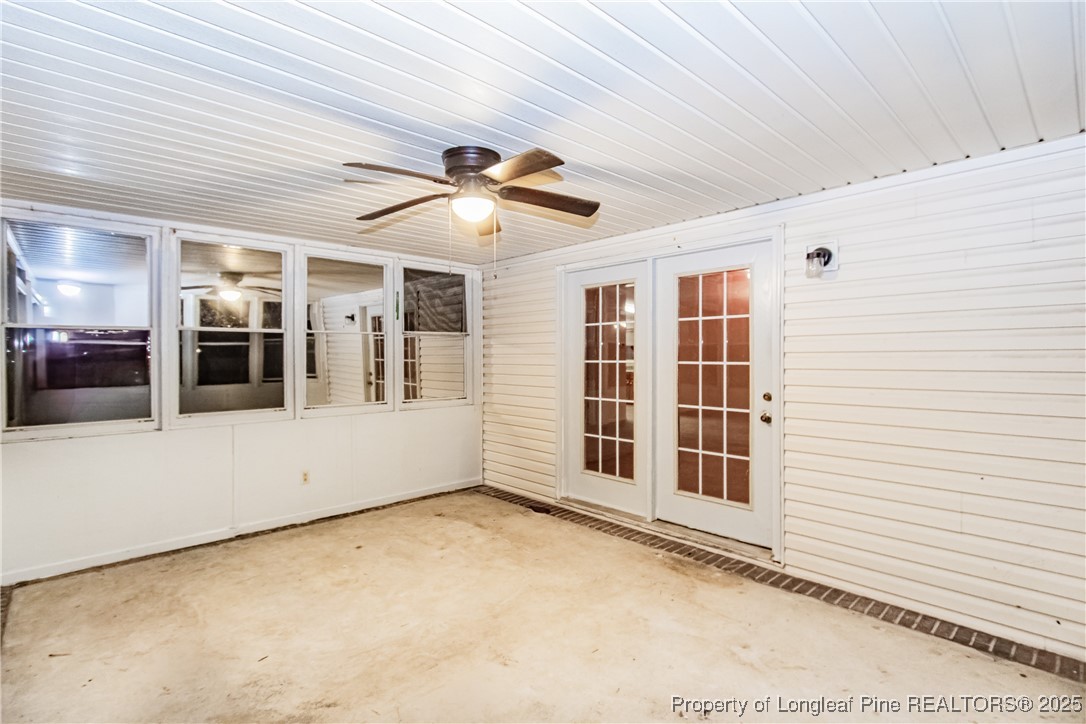 41 Dixie Trail Road Lumber Bridge, NC 28357 - Photo 32 of 33 a view of a livingroom with a ceiling fan