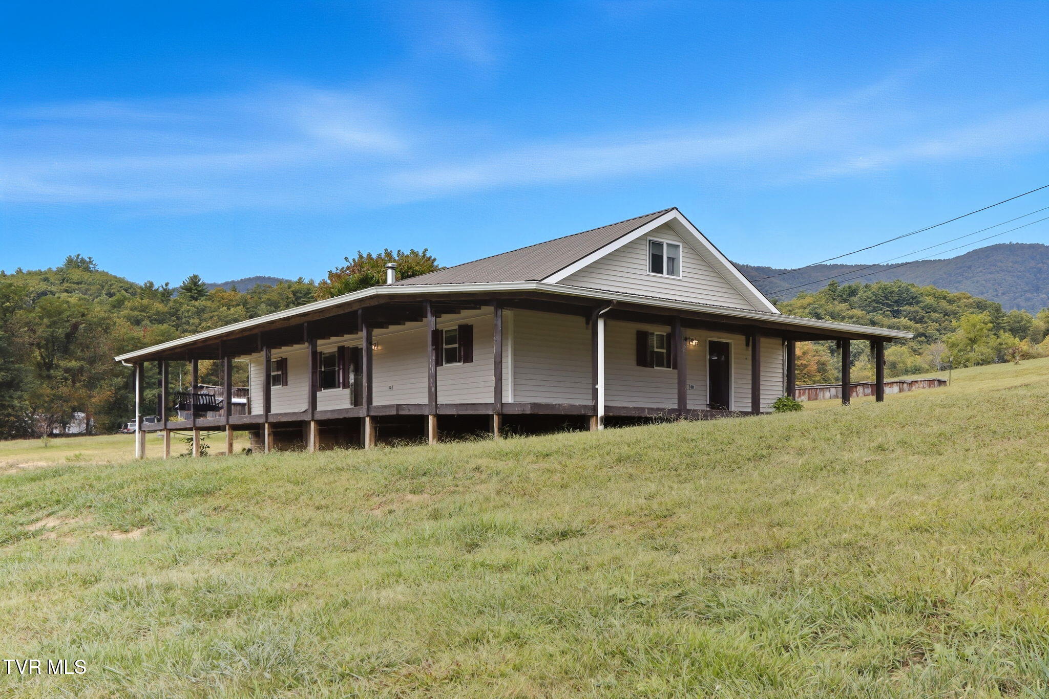 1331 Pine Orchard Road Butler, TN 37640 - Photo 13 of 46 14-web-or-mls-_MG_3393