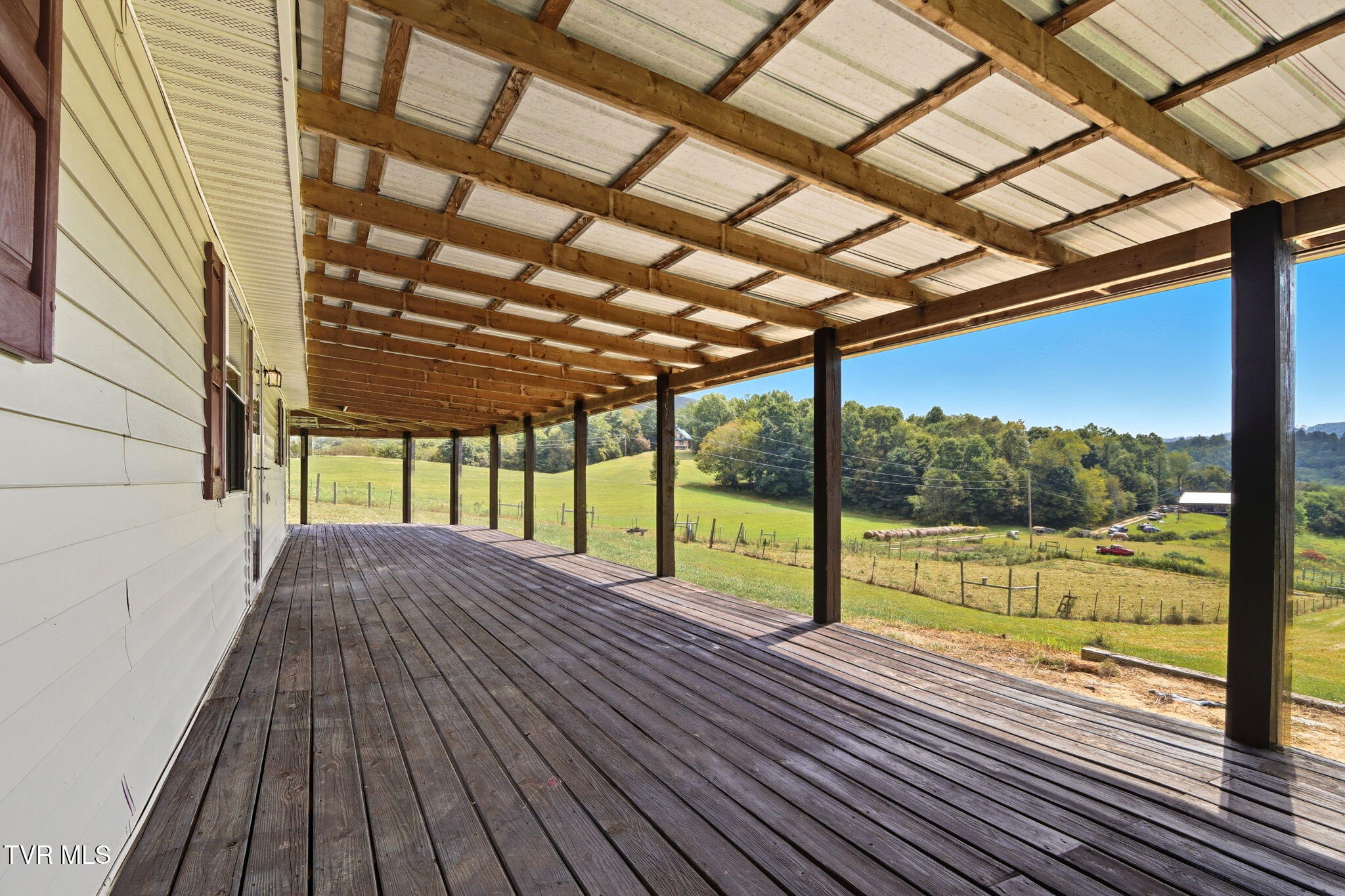 1331 Pine Orchard Road Butler, TN 37640 - Photo 16 of 46 17-web-or-mls-_MG_3412