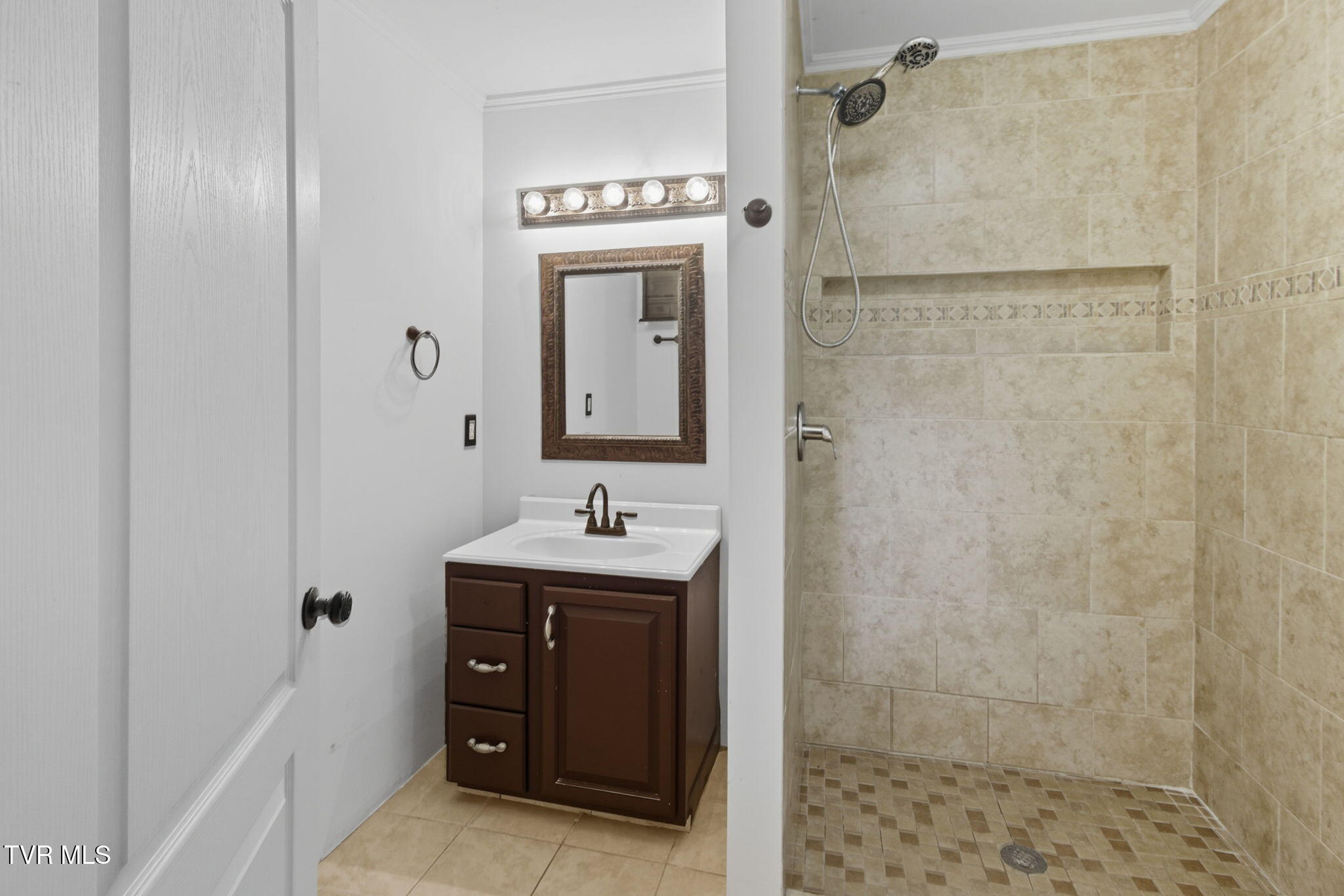 1331 Pine Orchard Road Butler, TN 37640 - Photo 25 of 46 27-web-or-mls-_MG_3472