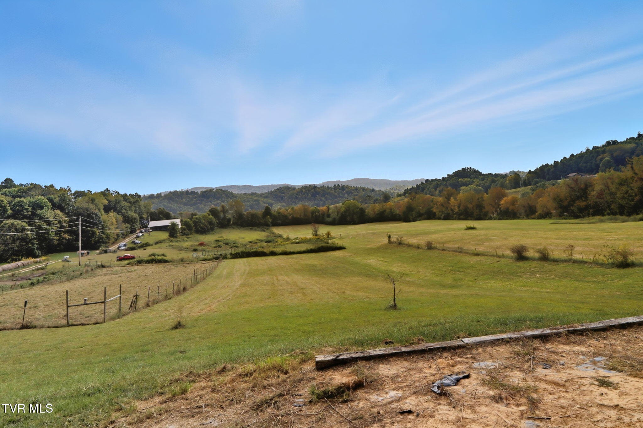 1331 Pine Orchard Road Butler, TN 37640 - Photo 3 of 46 3-web-or-mls-_MG_3605