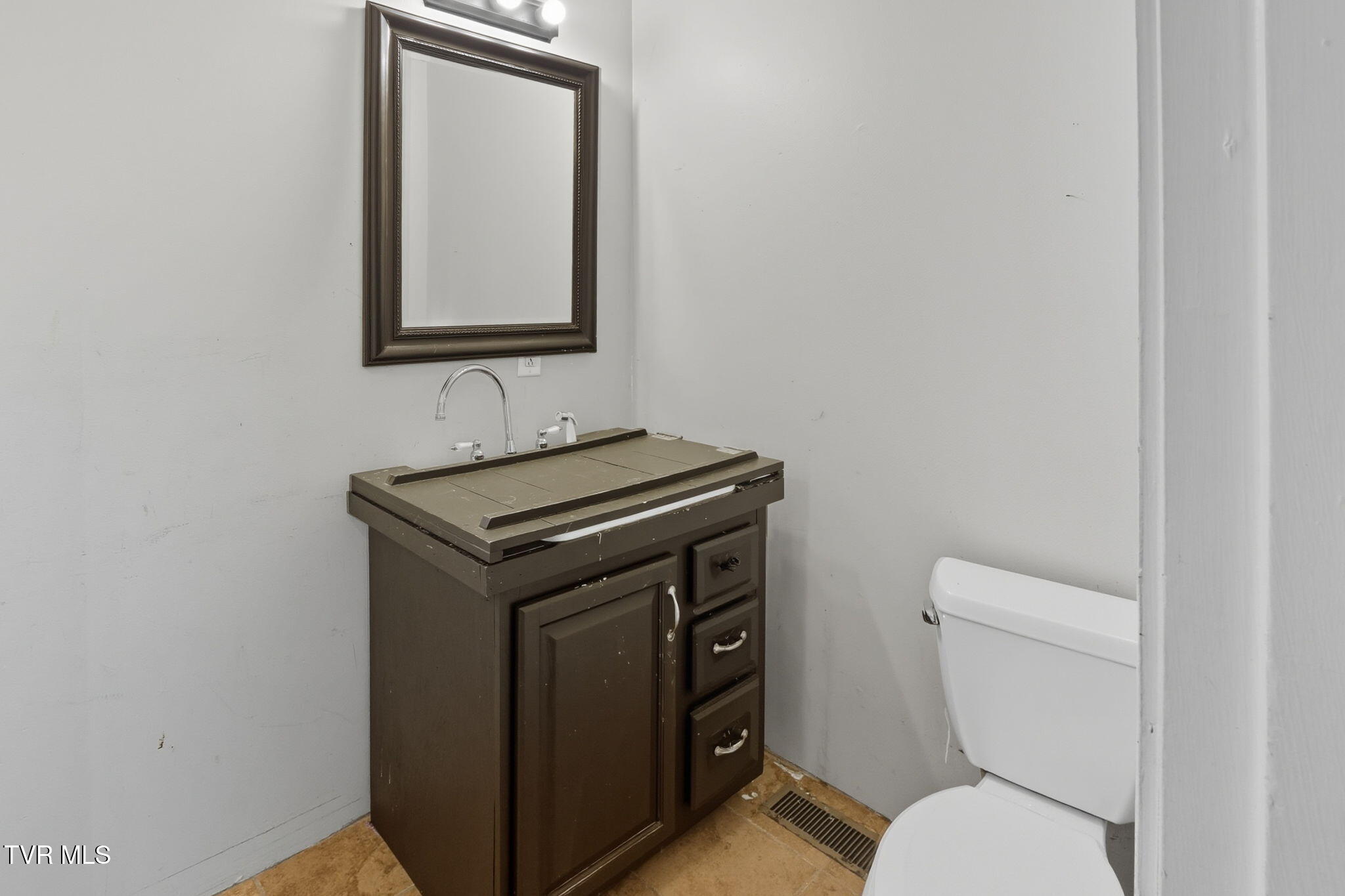 1331 Pine Orchard Road Butler, TN 37640 - Photo 39 of 46 41-web-or-mls-_MG_3562