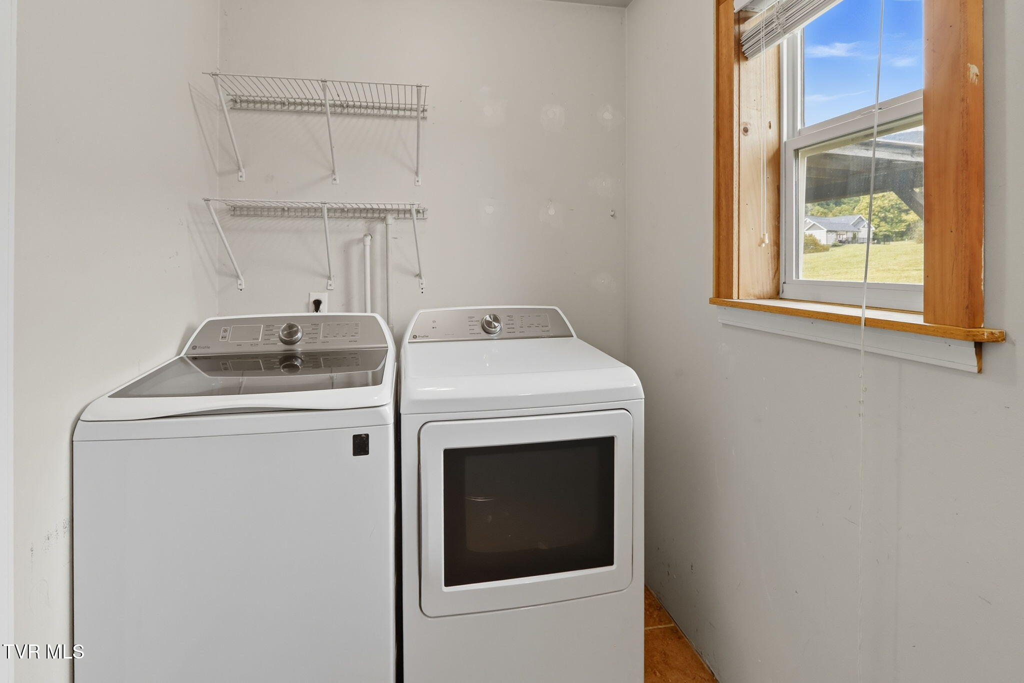 1331 Pine Orchard Road Butler, TN 37640 - Photo 40 of 46 42-web-or-mls-_MG_3563