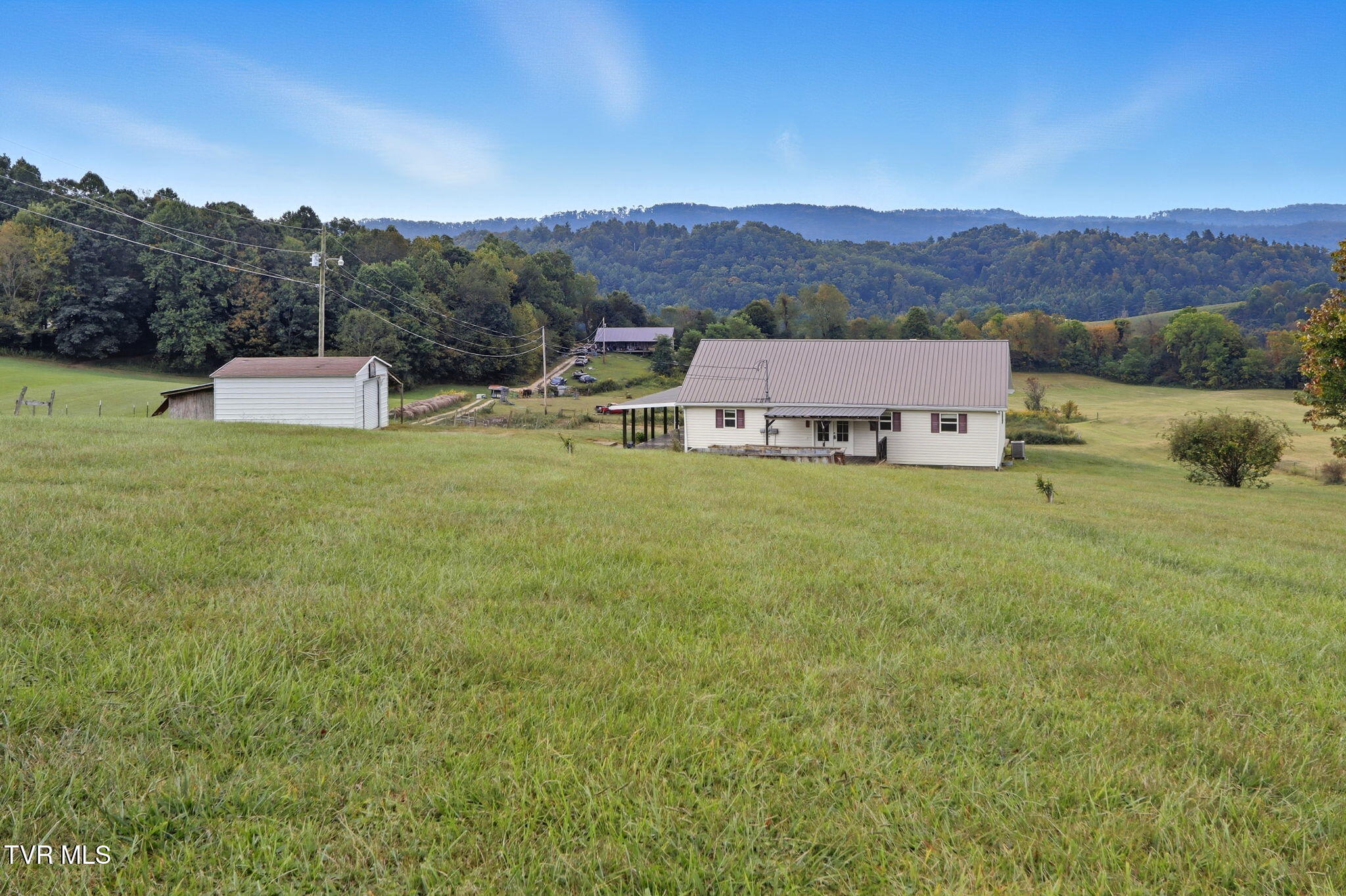 1331 Pine Orchard Road Butler, TN 37640 - Photo 5 of 46 5-web-or-mls-_MG_3626