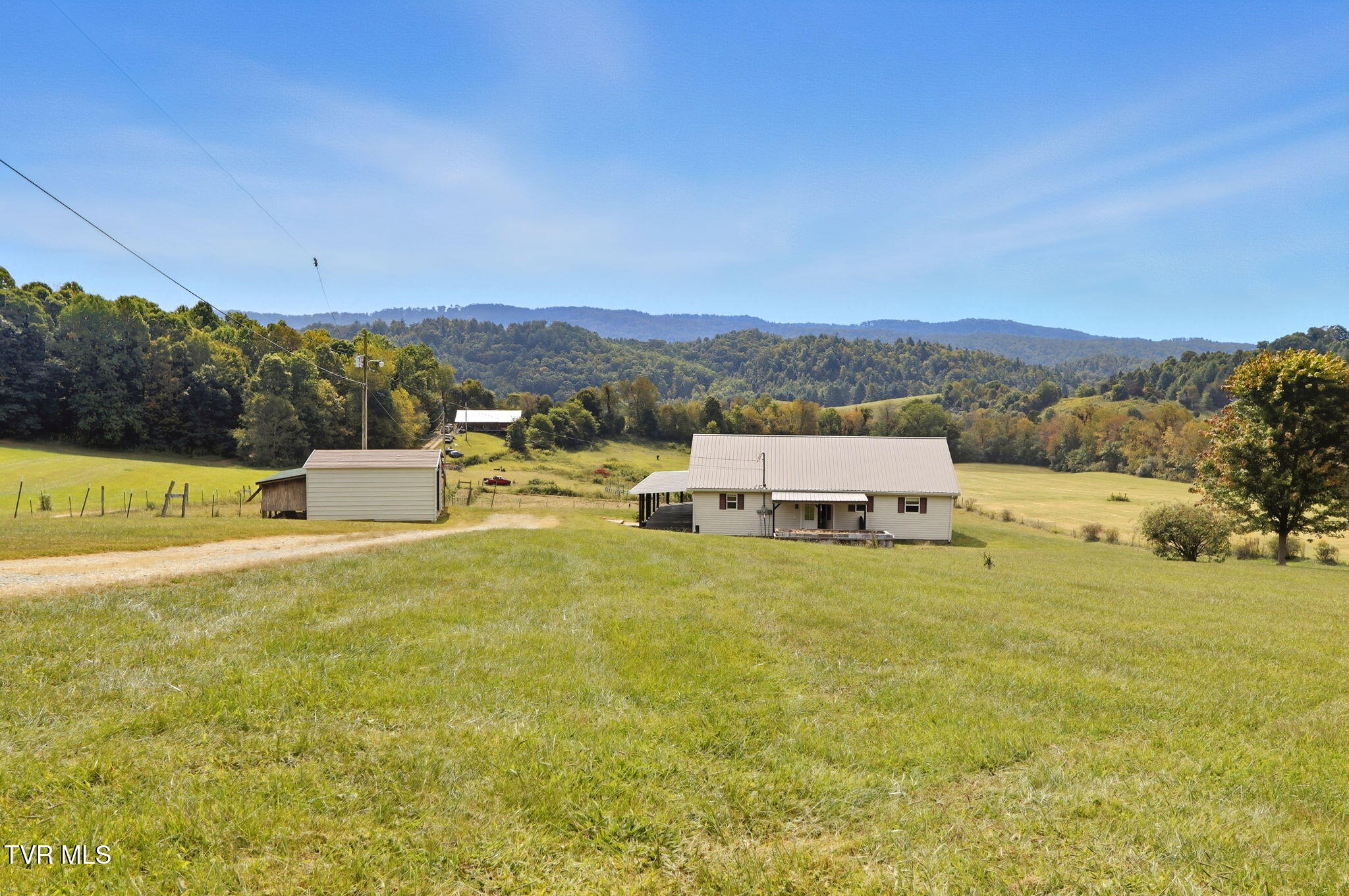 1331 Pine Orchard Road Butler, TN 37640 - Photo 6 of 46 7-web-or-mls-_MG_3346