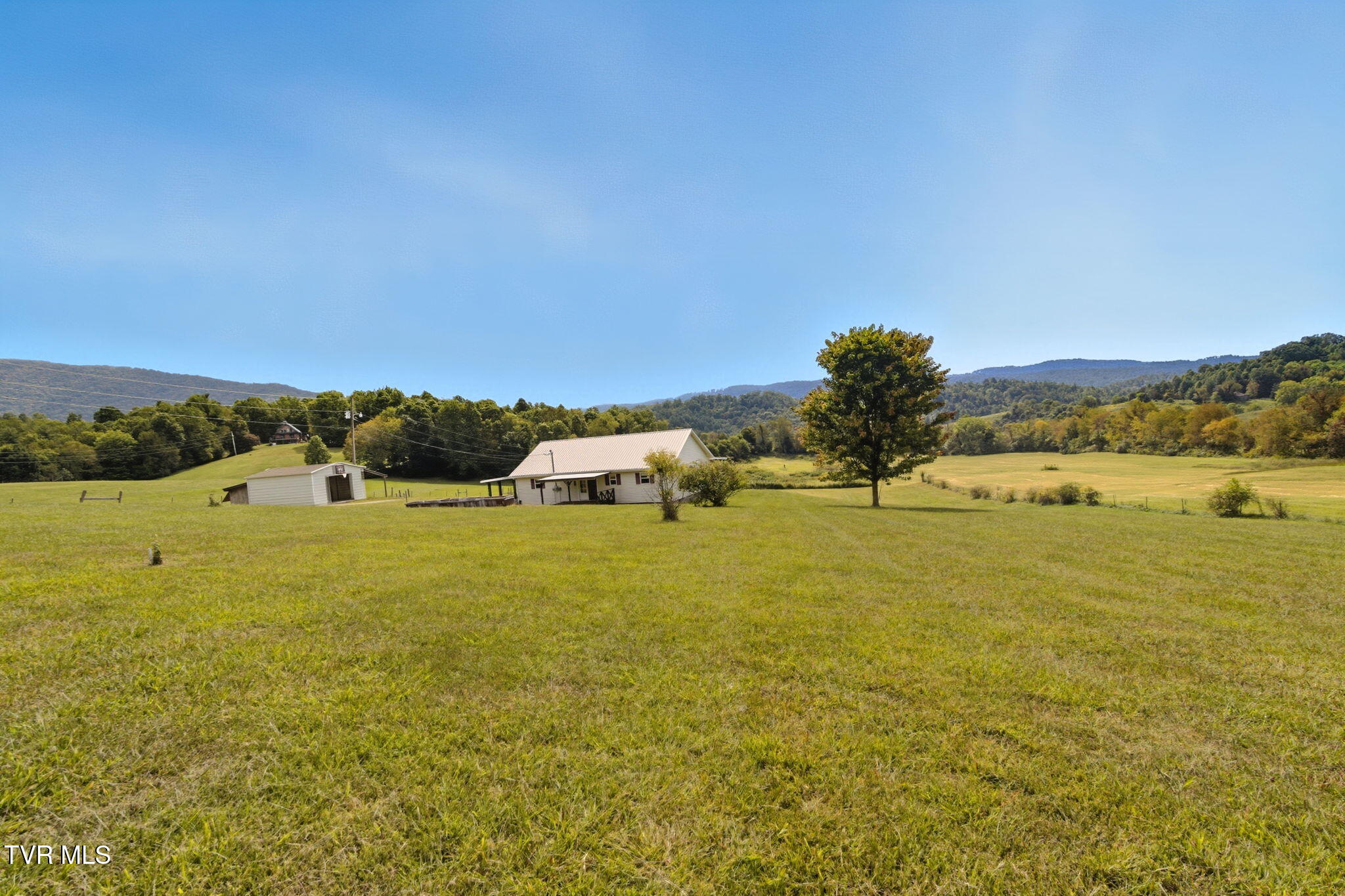 1331 Pine Orchard Road Butler, TN 37640 - Photo 9 of 46 10-web-or-mls-_MG_3361