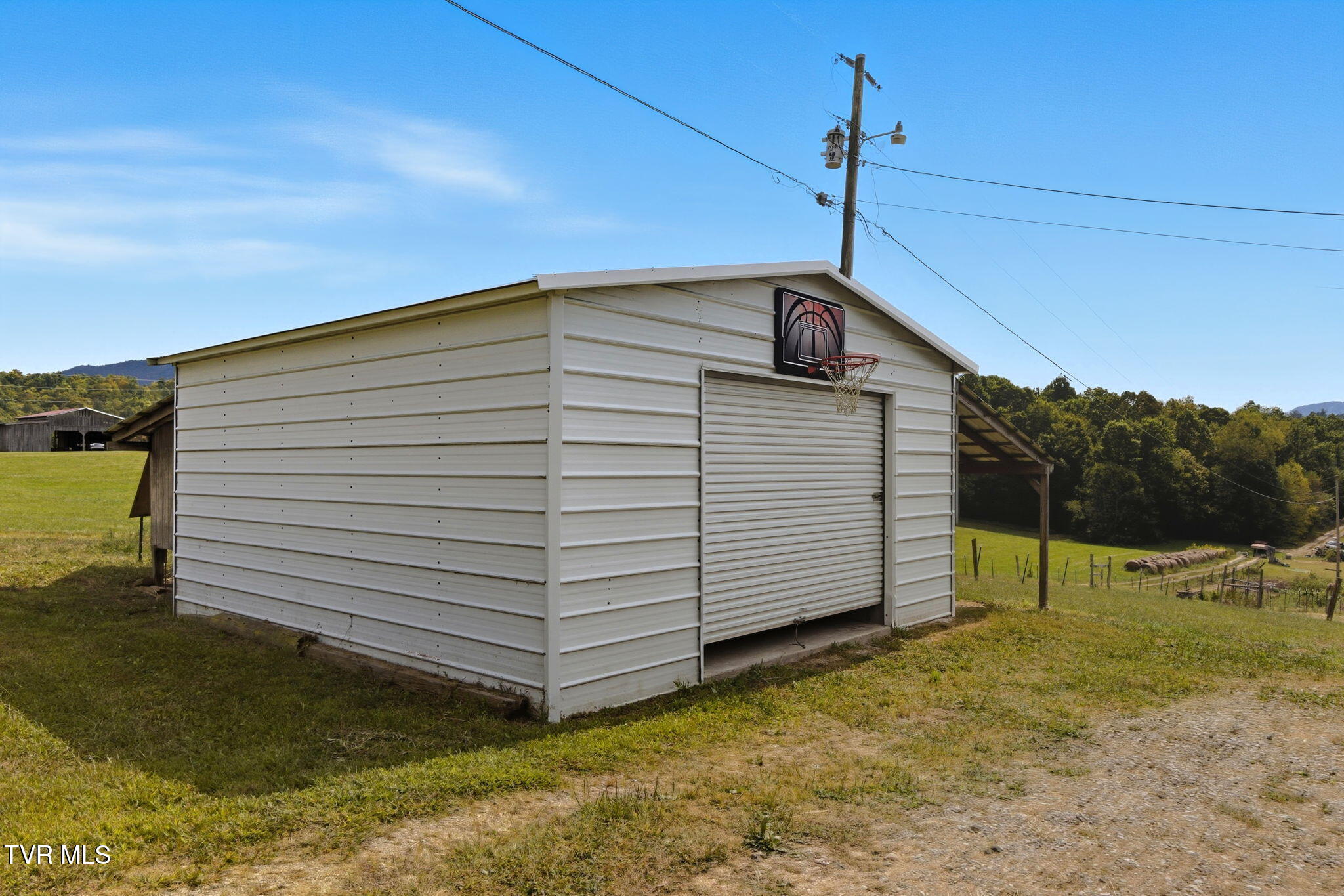 1331 Pine Orchard Road Butler, TN 37640 - Photo 10 of 46 11-web-or-mls-_MG_3371