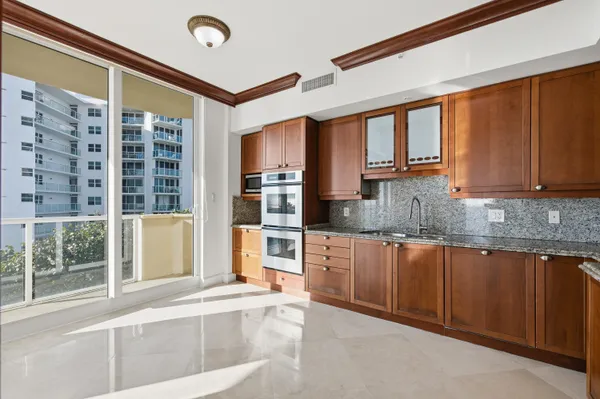 $1,950,000 | 1063 Hillsboro Mile, Unit 301, Pompano Beach, FL 33062