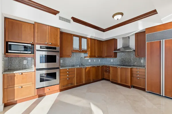 $1,950,000 | 1063 Hillsboro Mile, Unit 301, Pompano Beach, FL 33062