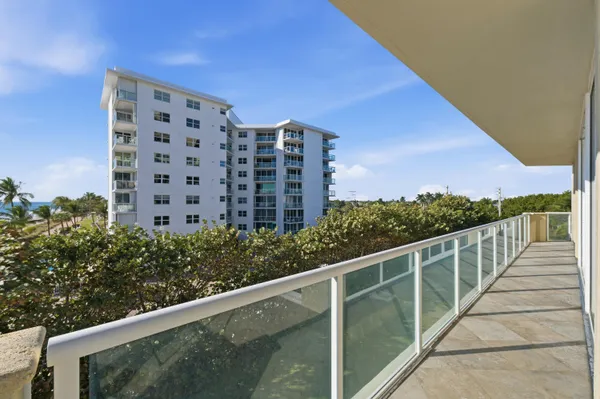 $1,950,000 | 1063 Hillsboro Mile, Unit 301, Pompano Beach, FL 33062