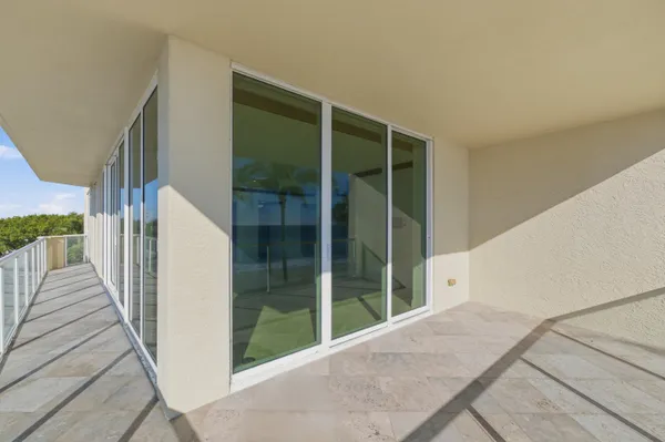 $1,950,000 | 1063 Hillsboro Mile, Unit 301, Pompano Beach, FL 33062
