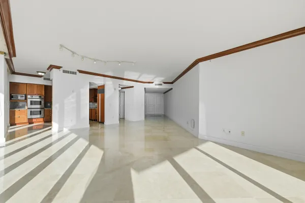 $1,950,000 | 1063 Hillsboro Mile, Unit 301, Pompano Beach, FL 33062