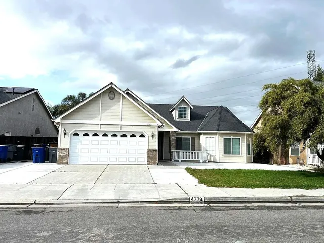 $2,400 | 4778 West Oswego Avenue, Fresno, CA 93722