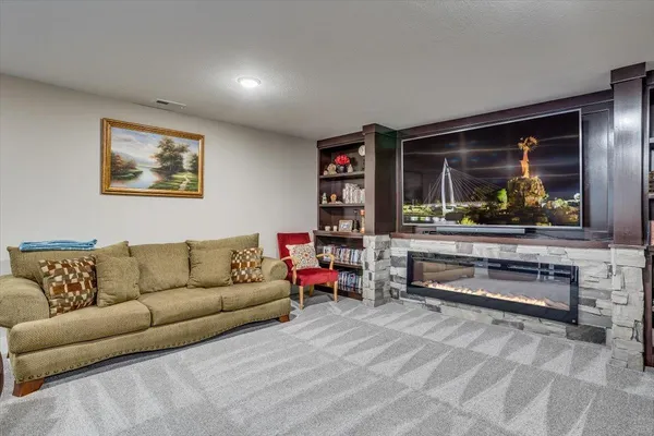 $415,000 | 6617 East Central Park Avenue, Bel Aire, KS 67226