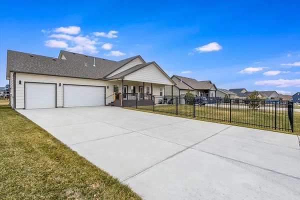 $415,000 | 6617 East Central Park Avenue, Bel Aire, KS 67226